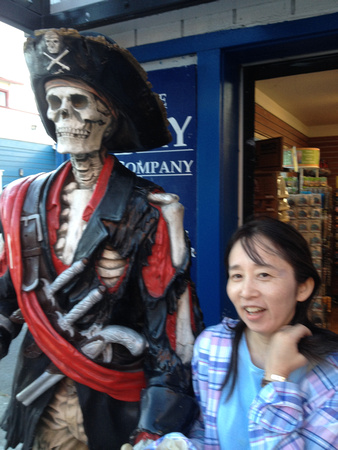 Kuniko and pirate