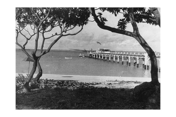 1939 Clipper arrives at Peale Islet